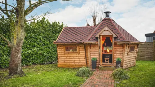10m² Family Barbecue Hut