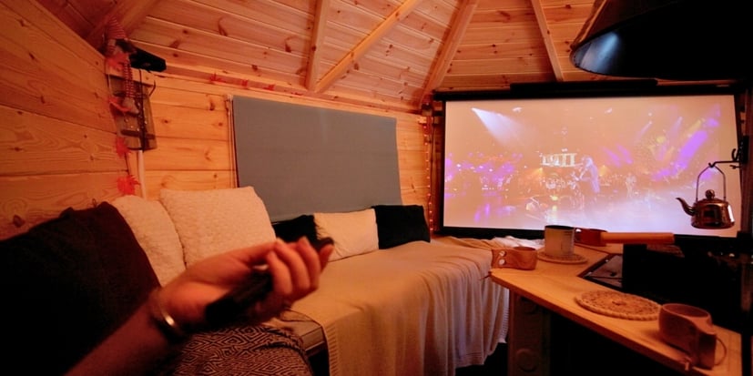 Medium BBQ hut with a projector for cinema and football nights