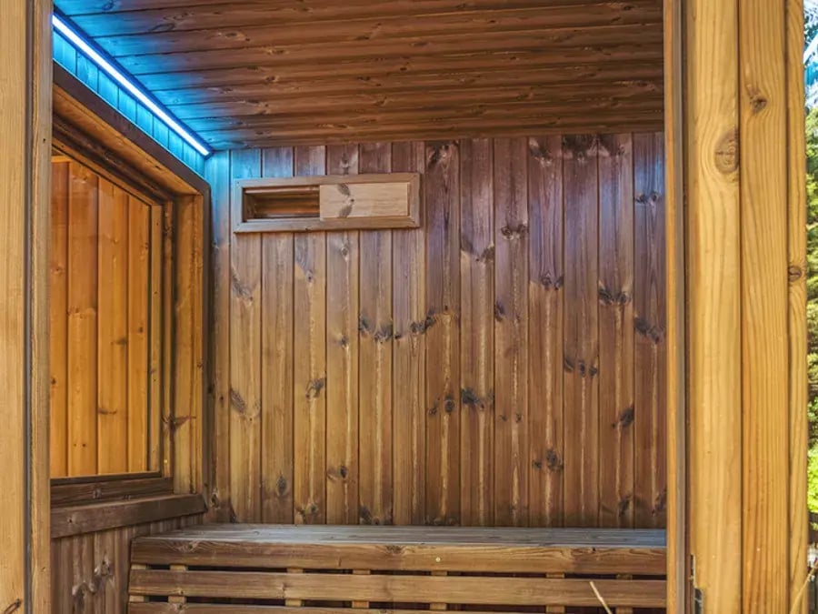 integrated air vent inside sauna building