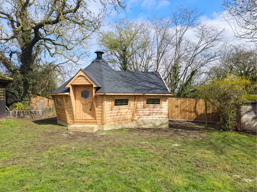 garden pub cabin