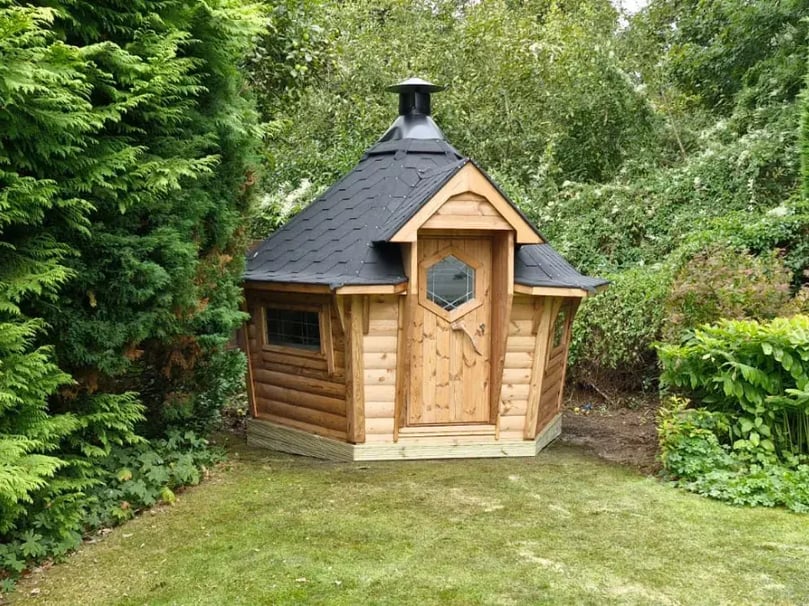 7M BBQ HUT