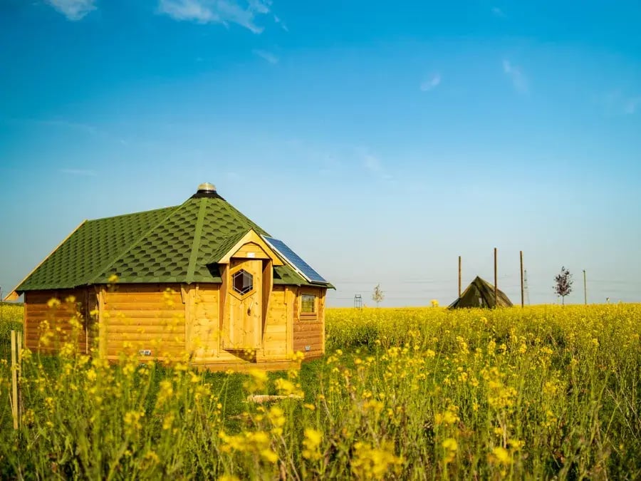 camping cabin hut