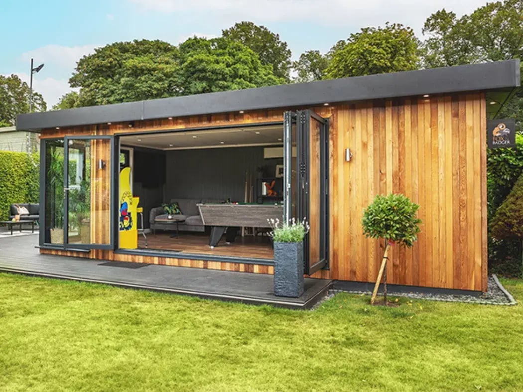 garden cabin bar with bifolds