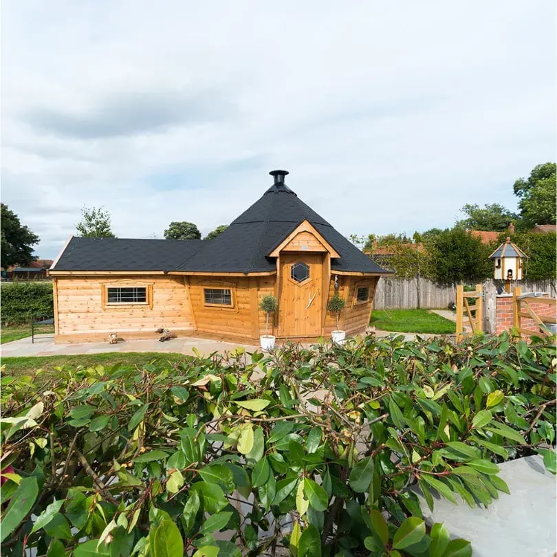 cabin lodge for the garden with extended side