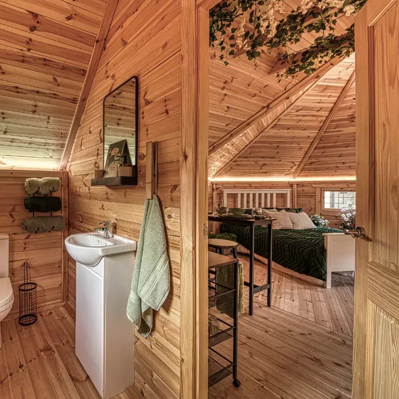 cabin ensuite area