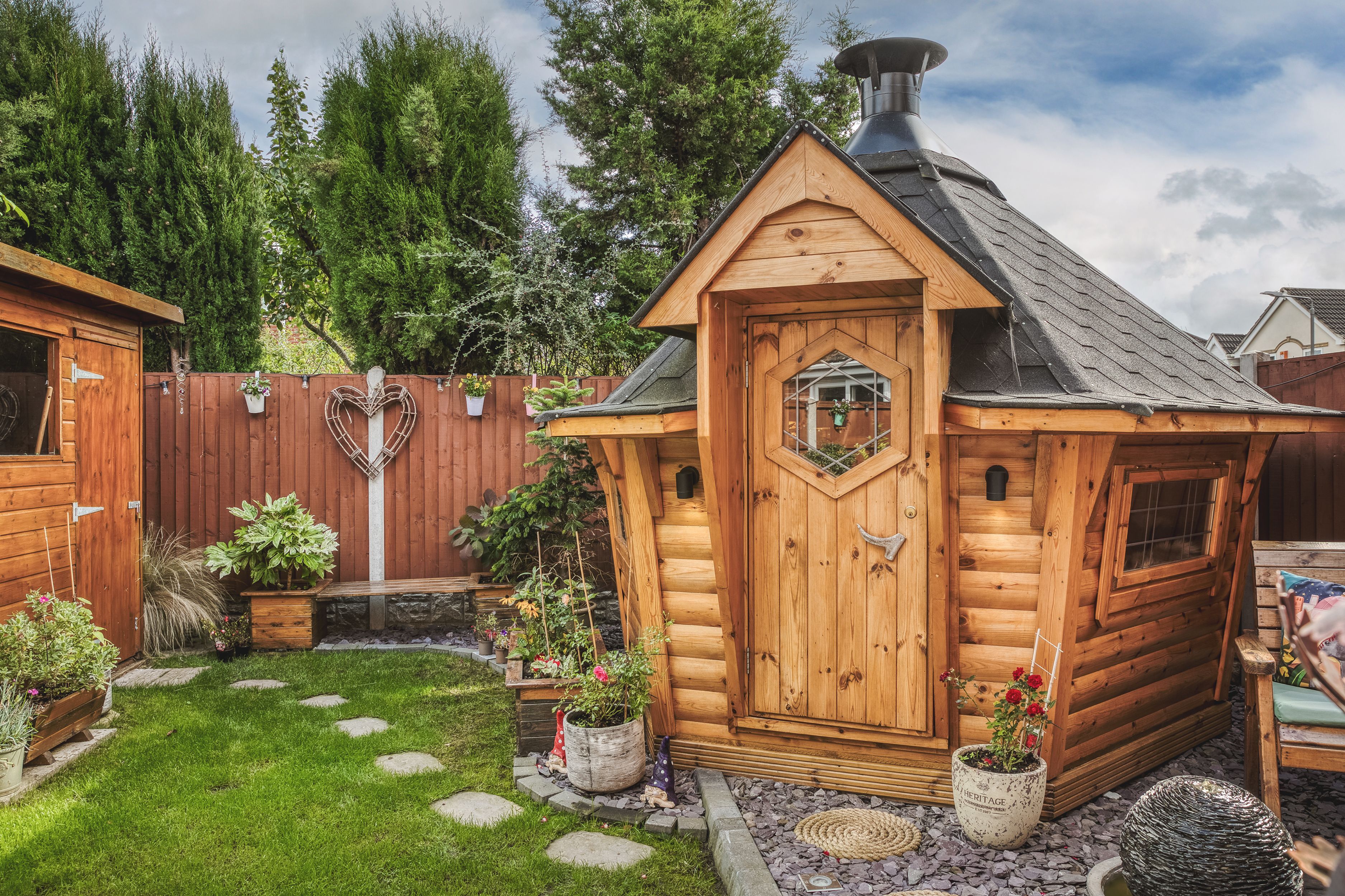 small 7m bbq cabin for small groups or couples