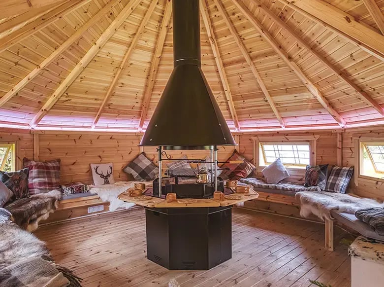 spacious 17m barbecue hut for all the family to enjoy