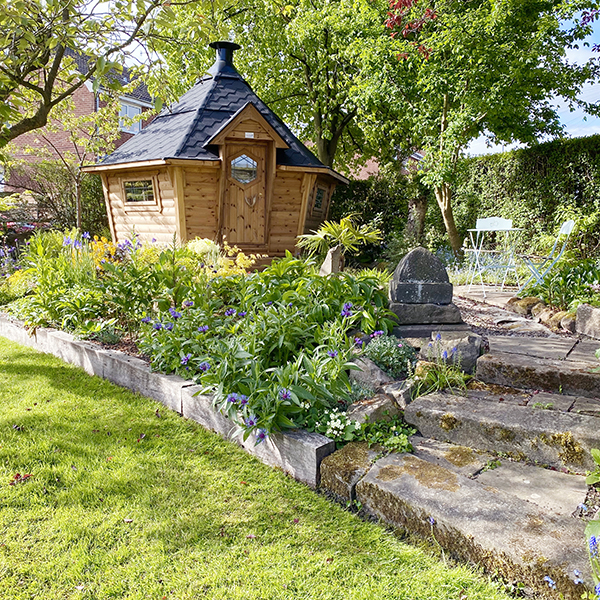 BBQ Cabins Pixie Hut in Garden