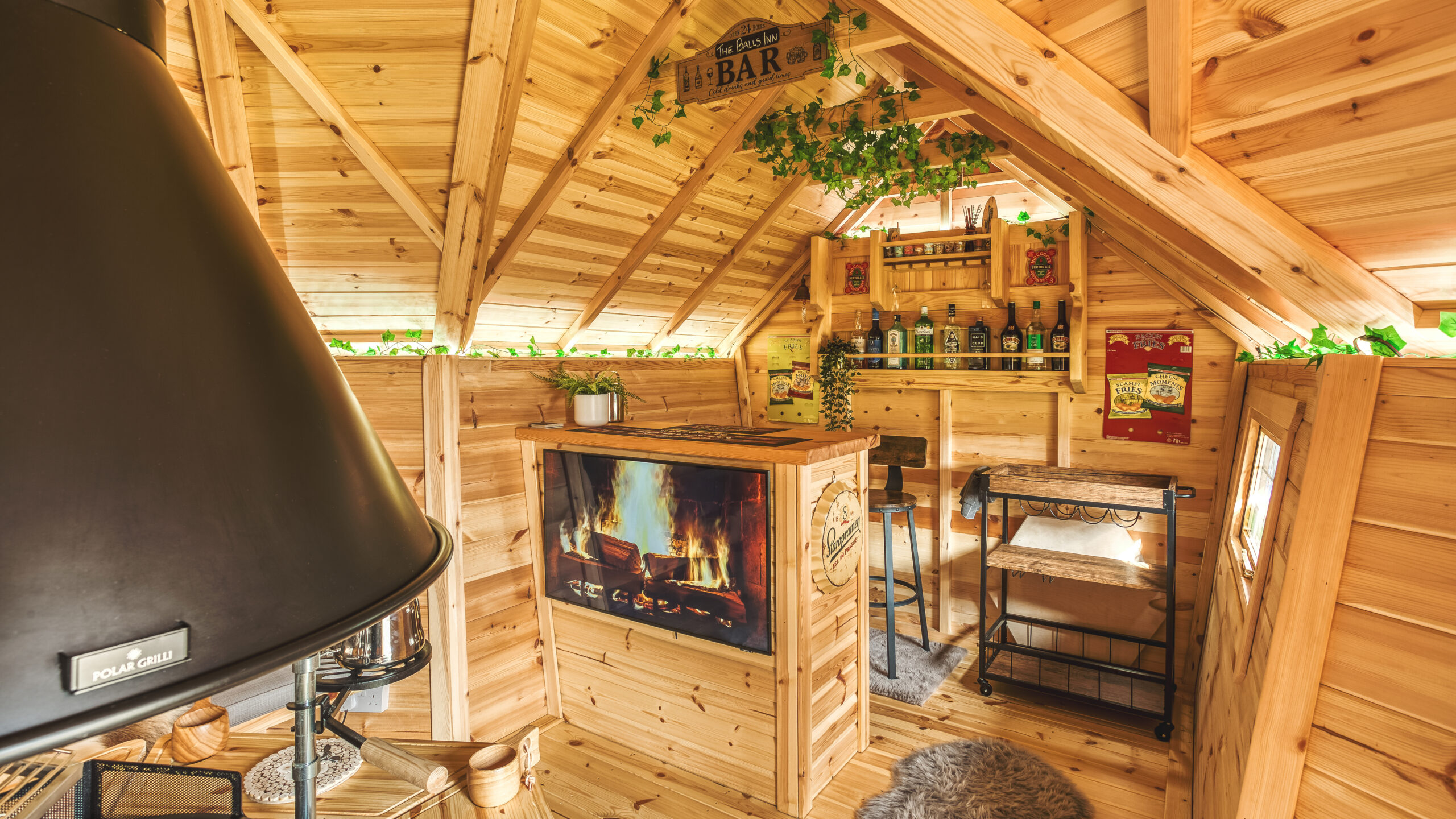 inside an arctic cabins garden bar