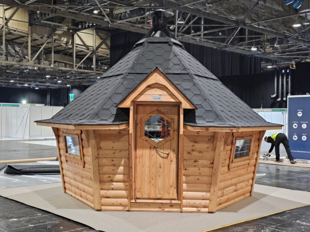 arctic cabins 10m bbq cabin